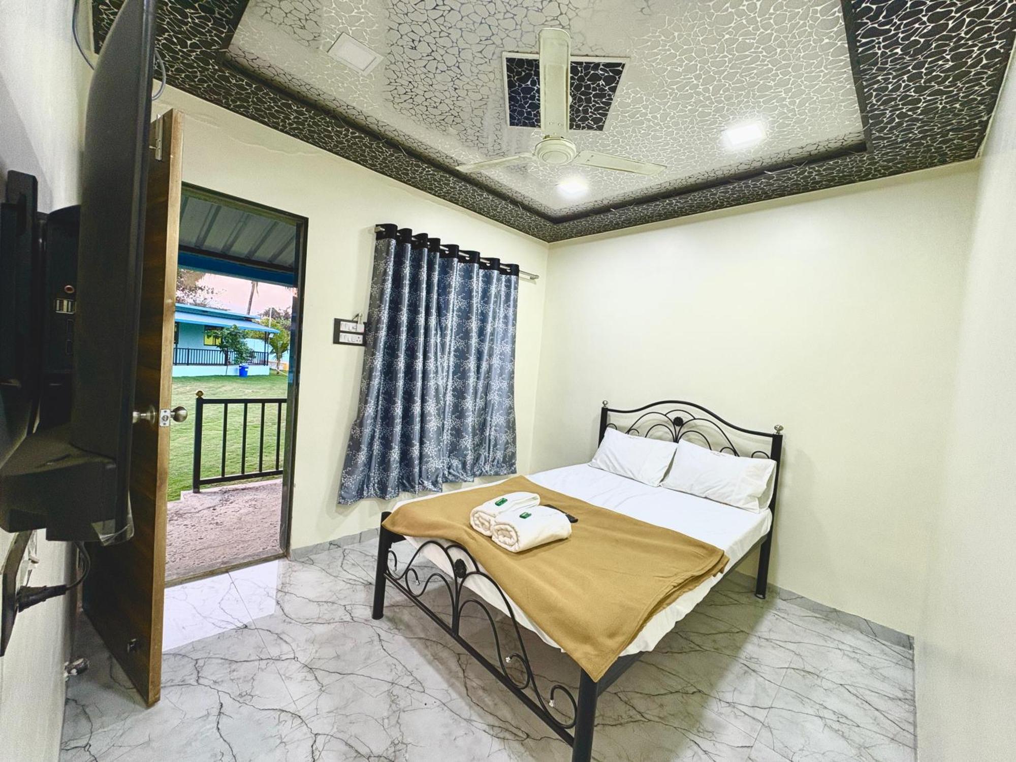 Deep Bhavani Resort Karjat Ngoại thất bức ảnh